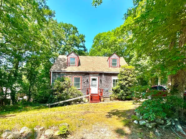 74 Chase Ln, Tisbury, MA 02568