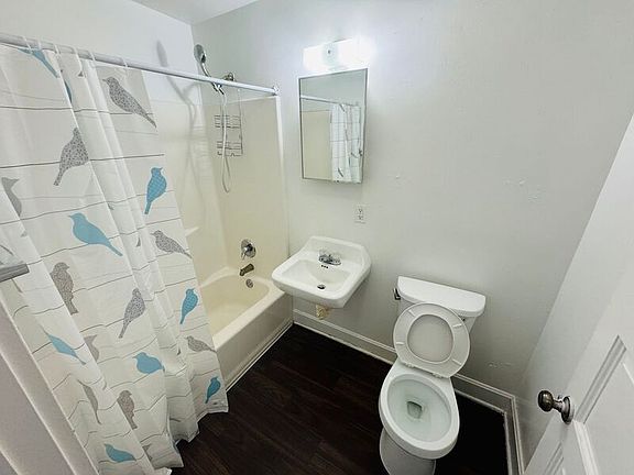 4th image of 516 W Lexington Ave APT 1A