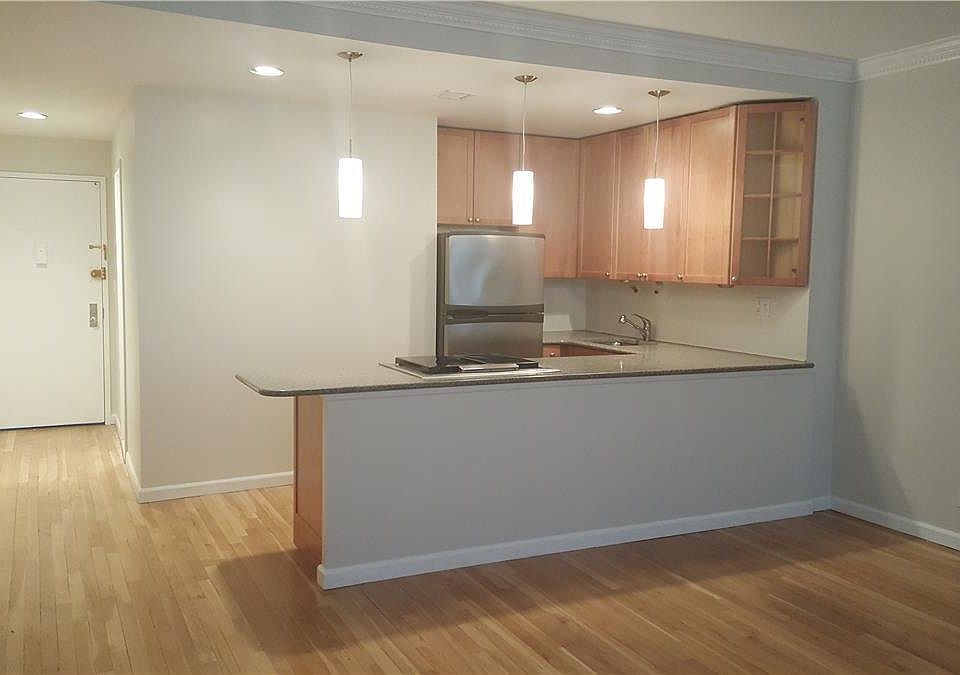 1st image of 250 W 88th St APT 702