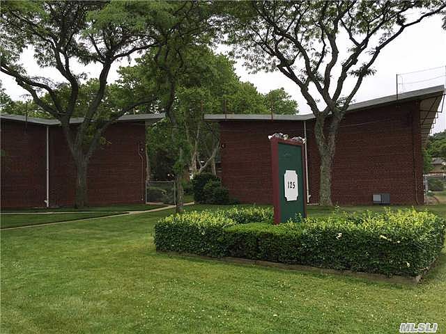 1st image of 125 Hempstead Gardens Dr APT G2d