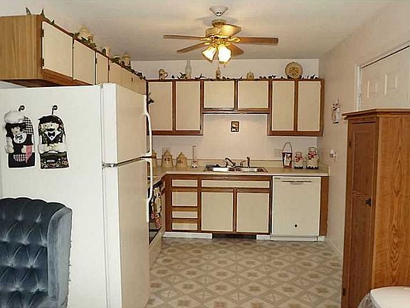 2nd image of 1 Eric Pl APT 2