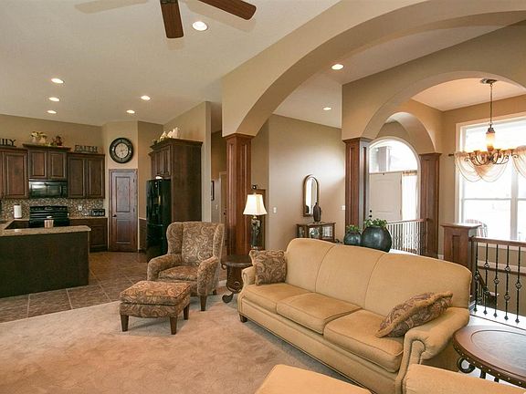 4th image of 1640 Stone Creek Cir