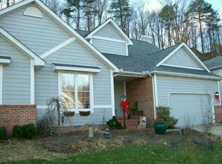 319 S Pointe Dr, Charleston, WV 25314