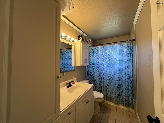 3rd image of 5130 Parklane Dr