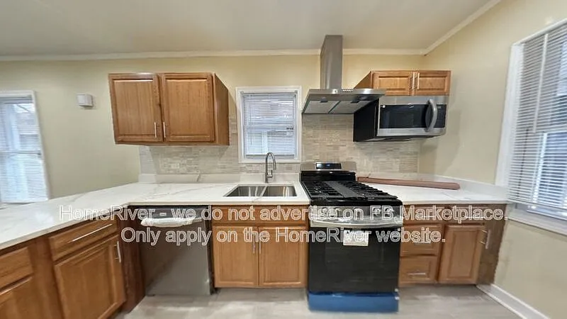 4 bed, 2.0 bath, 1924 sqft, $3,200 — Photo 3