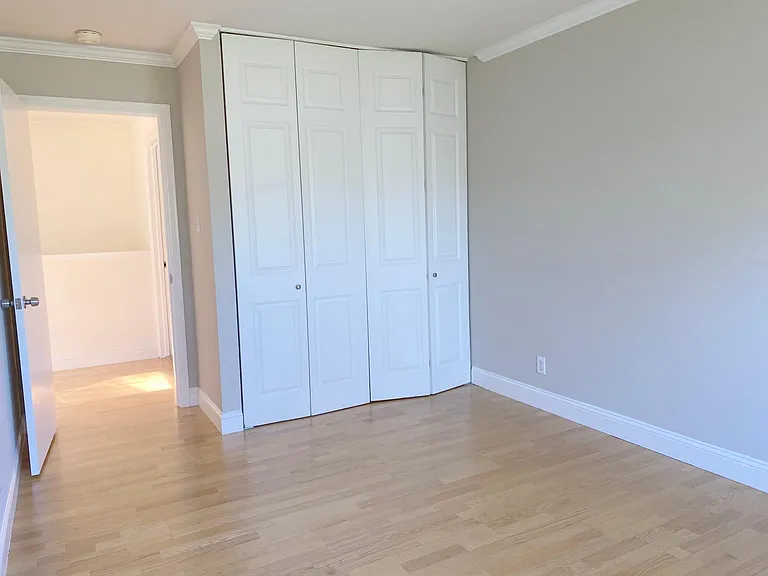 969 E Grant Pl — Photo 8