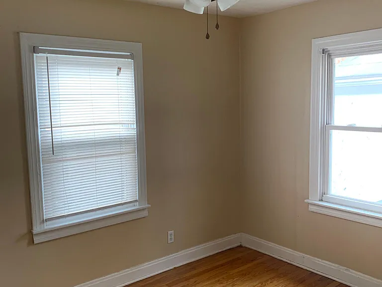 2513 Franklin Ave — Photo 4
