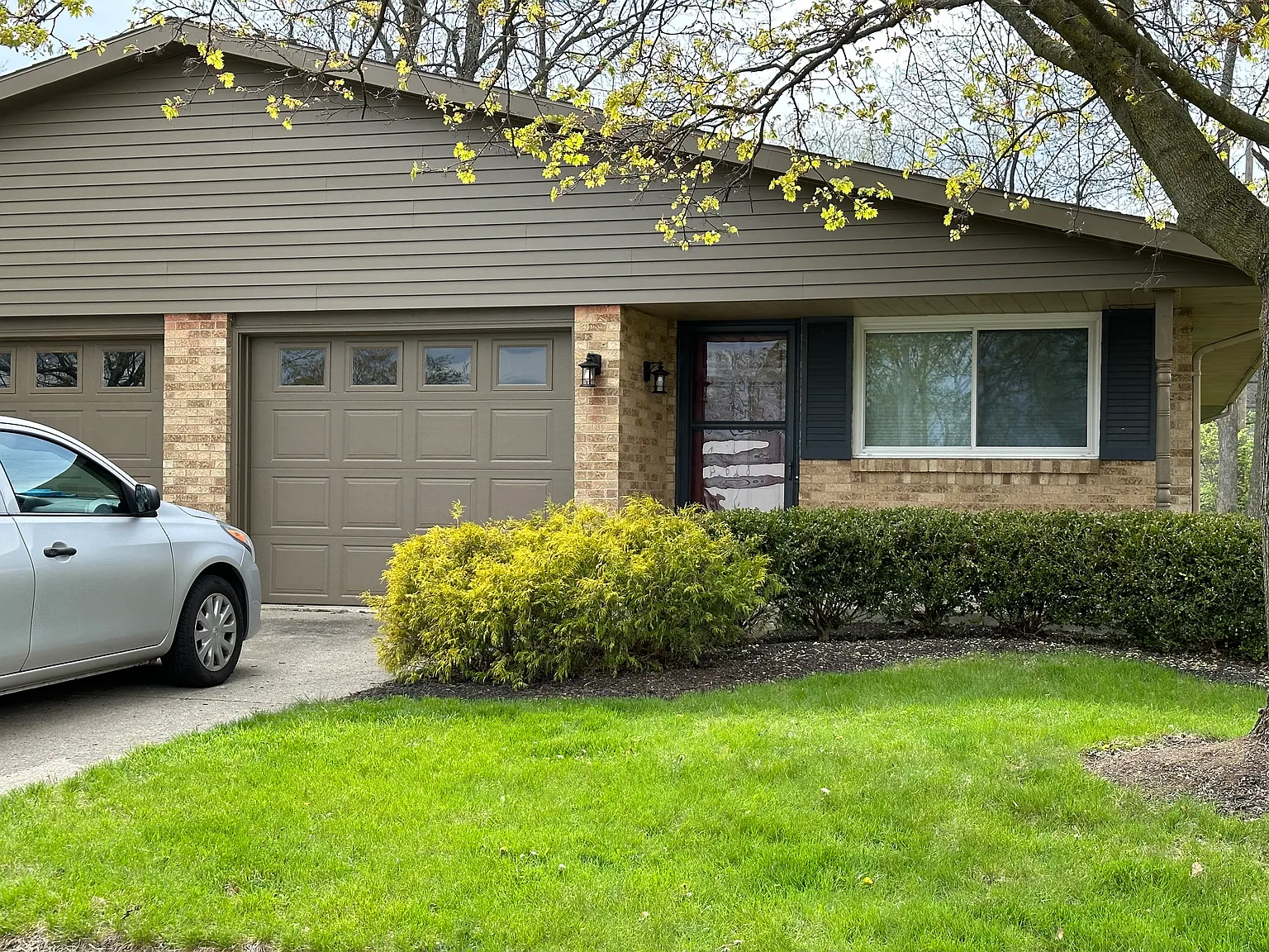 2 bed, 900 sqft, $1,250 — Photo 1