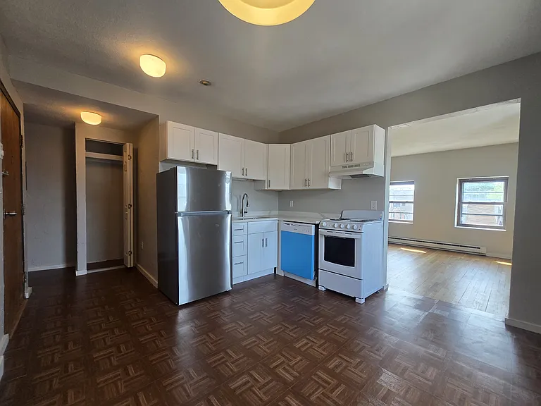 88 Broadway #10 — Photo 2