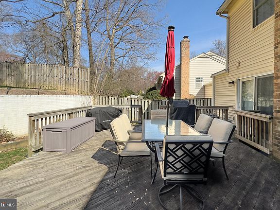 4th image of 9998 Hemlock Woods Ln