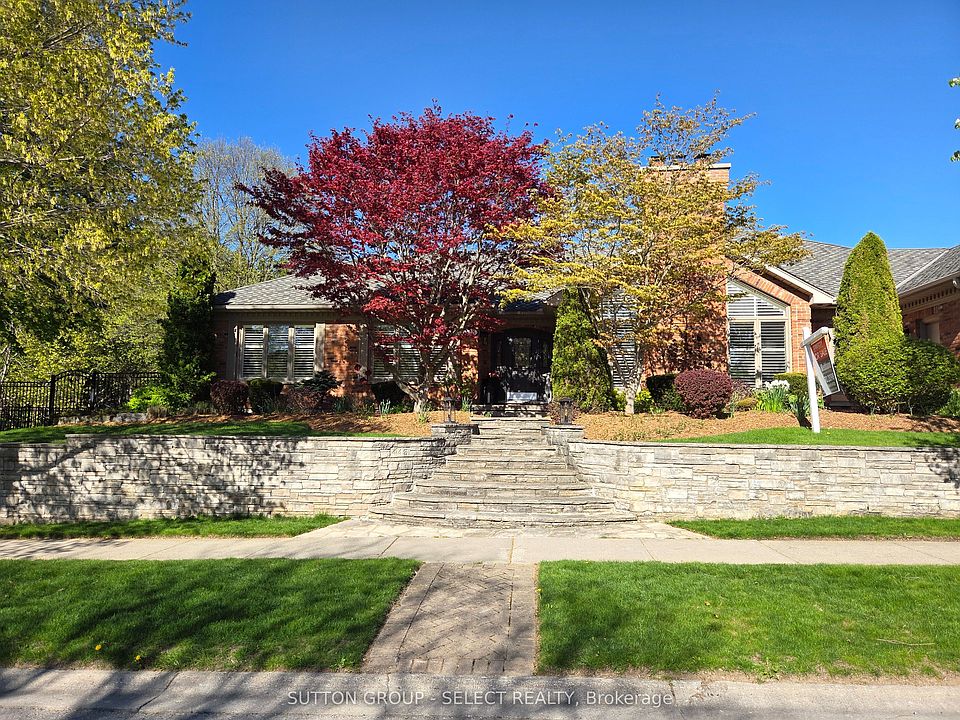 1st image of 448 Grangeover Cres