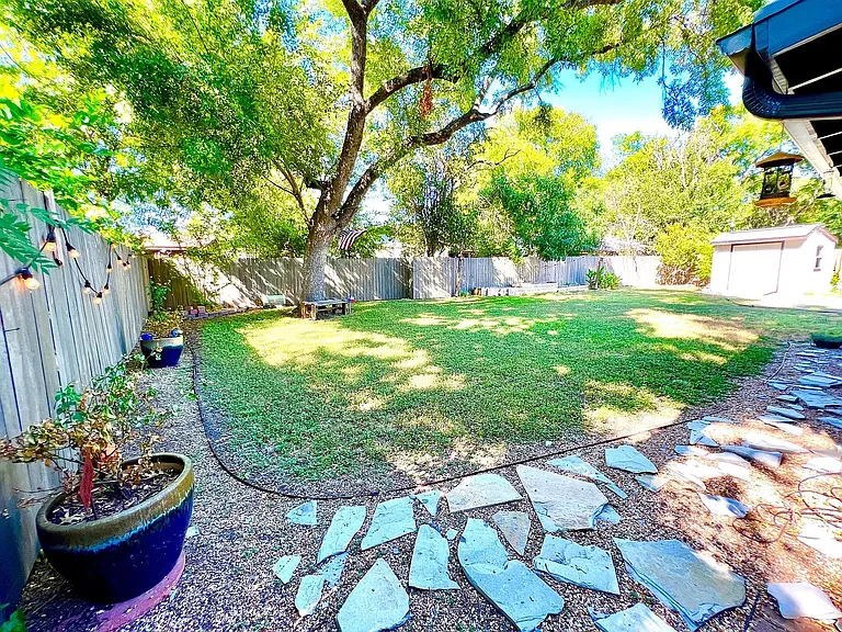 1908 Joy Ln — Photo 29