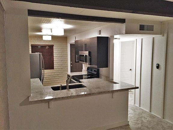 5th image of 3002 N 32nd St