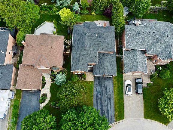 2nd image of 58 Brushwood Cres