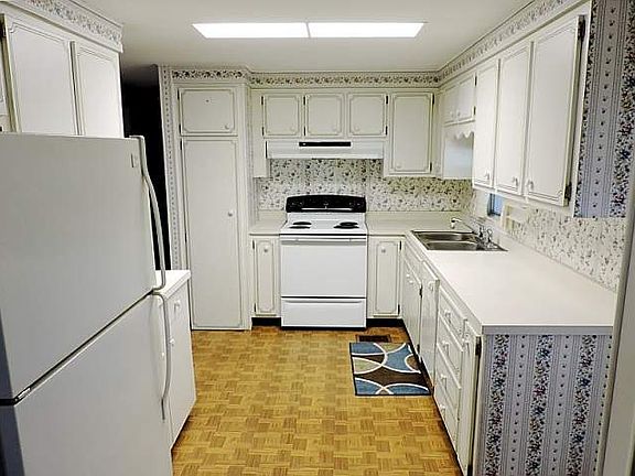 2nd image of 168 Crown Dr