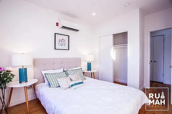 Rented by Rumah Realty Inc | media 7