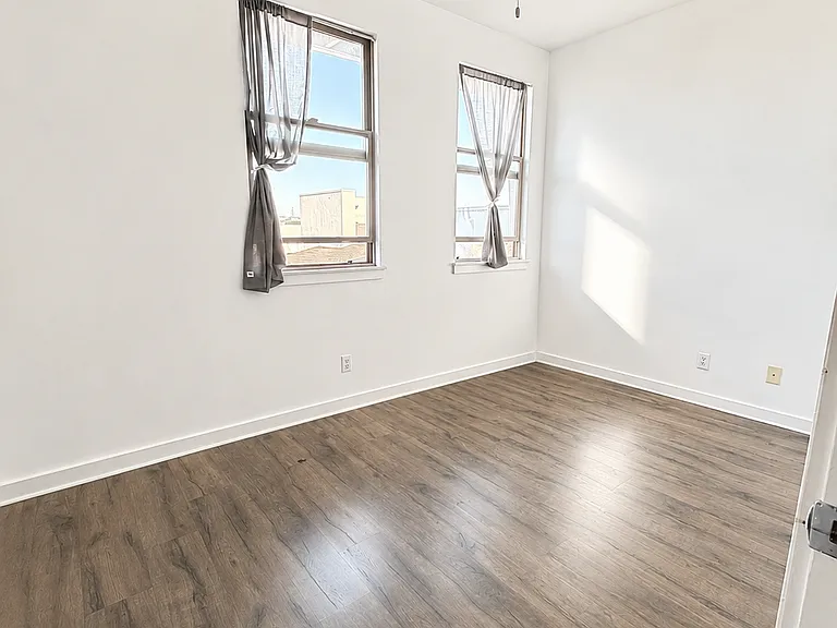 W 149th Pl — Photo 8