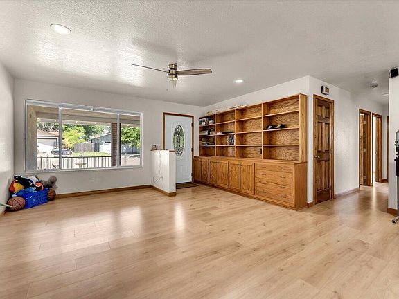 5th image of 1335 Franzel Rd