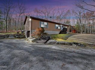 123 Eagle Rock Rd, Lackawaxen, PA 18435
