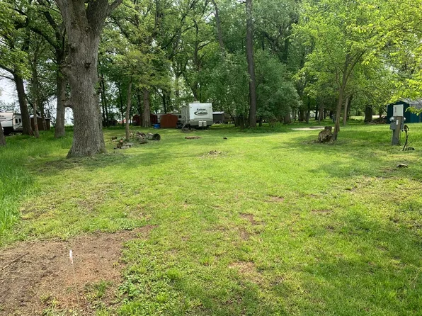 10/313 Woodhaven Dr E, Sublette, IL 61367