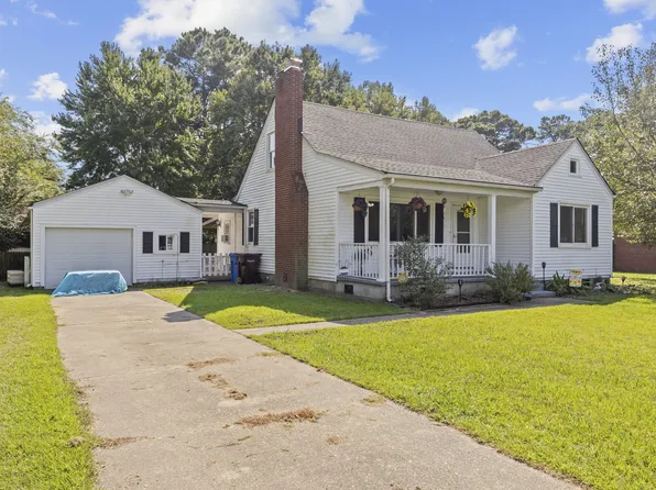 4009 Maple Dr, Chesapeake, VA 23321