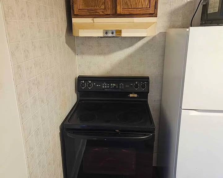 412 W Saginaw St #3 — Photo 3