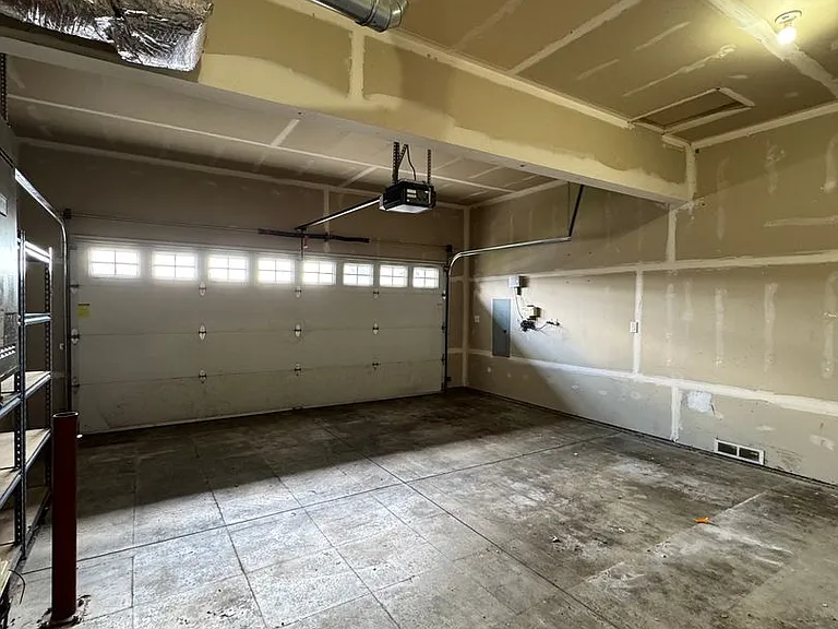 2210 N Clearview Dr — Photo 21