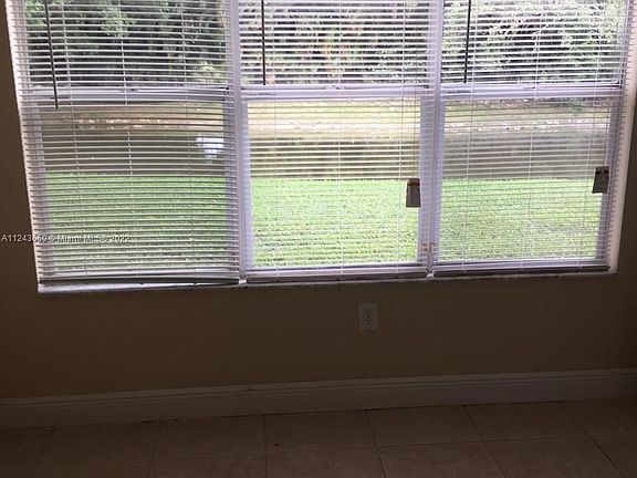 4th image of 643 Vista Isles Dr APT 1813