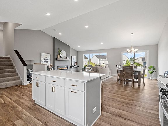 3rd image of 611 Grouse Way
