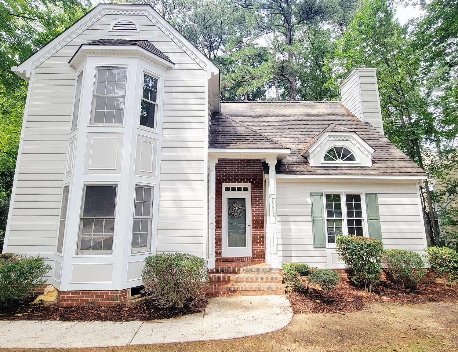 3 bed, 2.5 bath, 2028 sqft, $2,495 — Photo 1