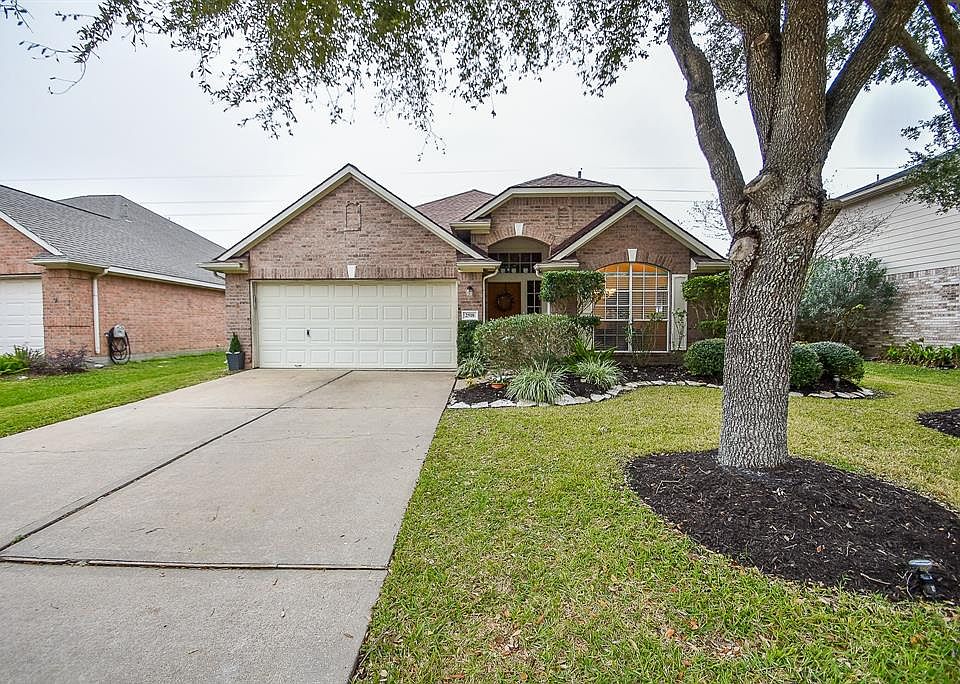1st image of 2518 Lake Dale Ln