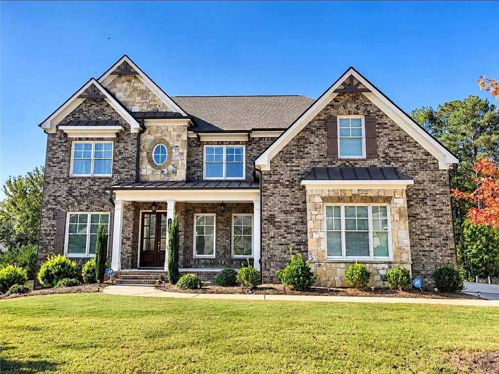 5 bed, 4.5 bath, 4546 sqft, $4,500 — Photo 1