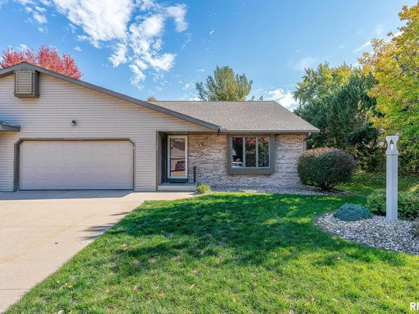 702 Valley View Dr, Fulton, IL 61252