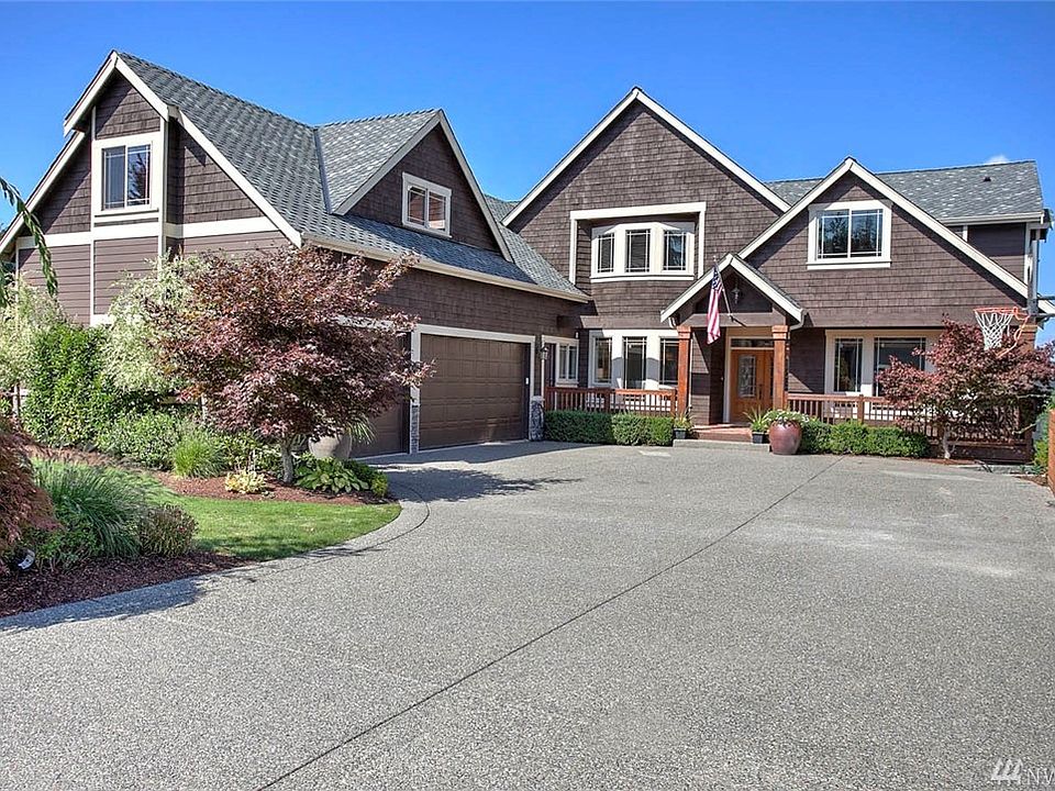 5600 sf of timeless elegance situated on a private 1/4 acre lot overlooking vista of the foothills  