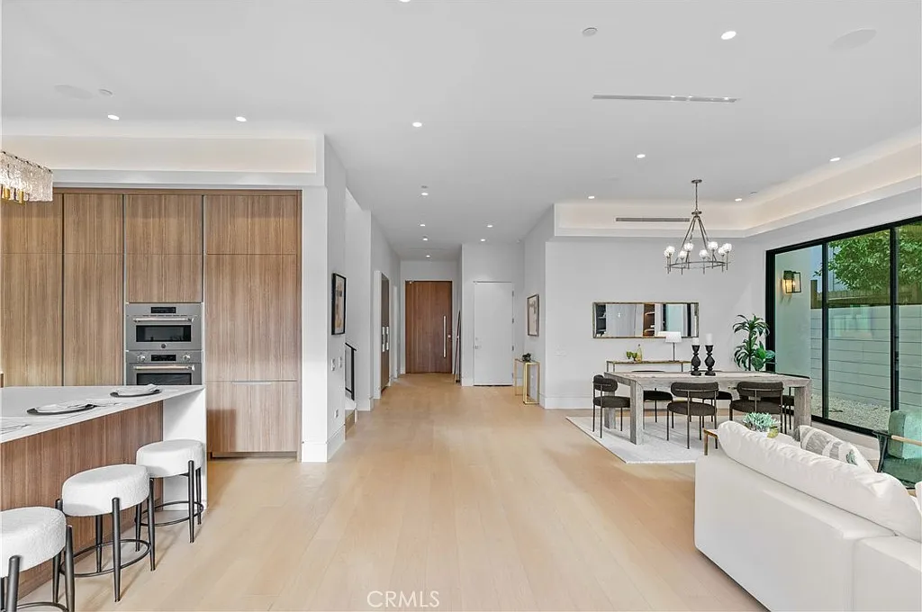 6 bed, 3719 sqft, $24,500 — Photo 3