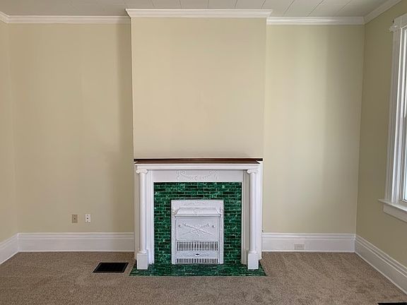3rd image of 813 Thornton St
