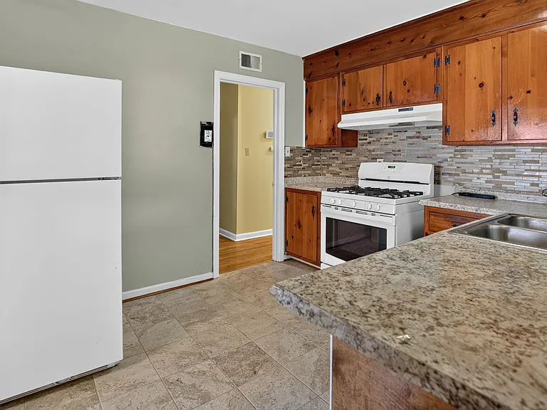 1802 Fitzgerald St — Photo 12