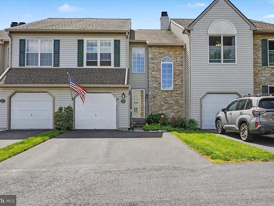 1st image of 15 Essex Ct