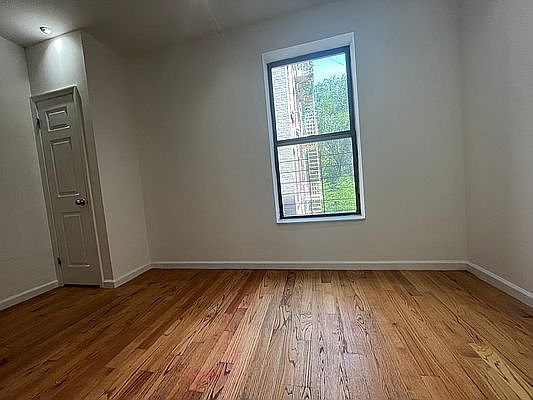 2nd image of 310 Manhattan Ave #31