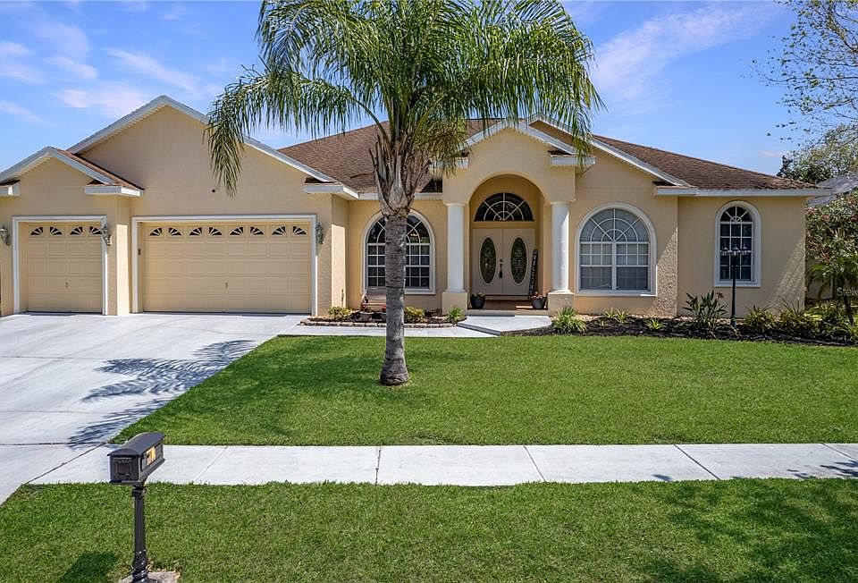 1st image of 1043 CARRIAGE PARK DRIVE