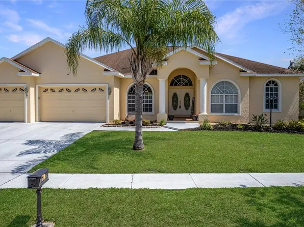 1043 Carriage Park Dr, Valrico, FL 33594