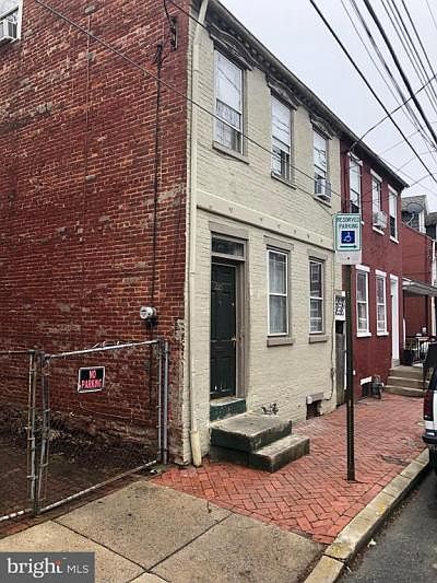 2nd image of 225 Howard Ave