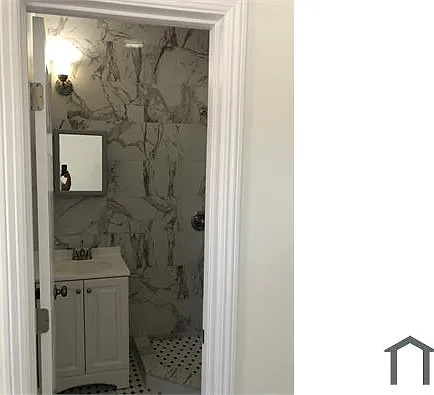Studio, 250 sqft, $1,300 — Photo 4