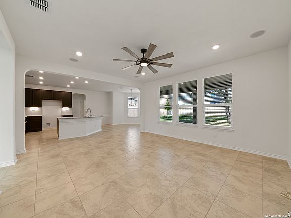 3rd image of 22422 Peonia Park