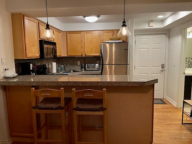 1833 N Williams St #504 — Photo 21