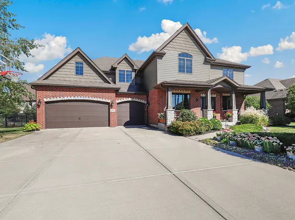 2066 Water Chase Dr, New Lenox, IL 60451