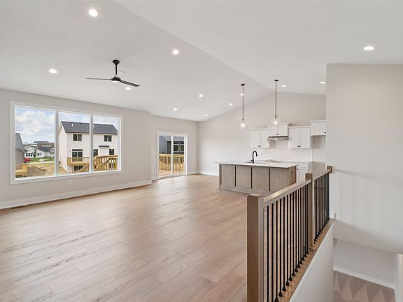 3rd image of 2550 SE Kettleridge Ln