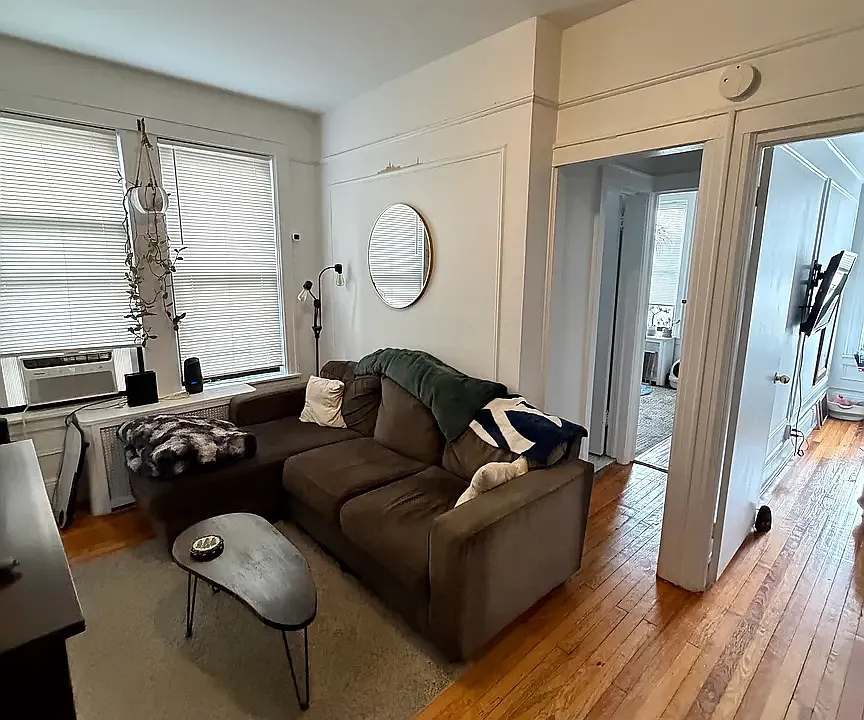 31-76 35th St #3R