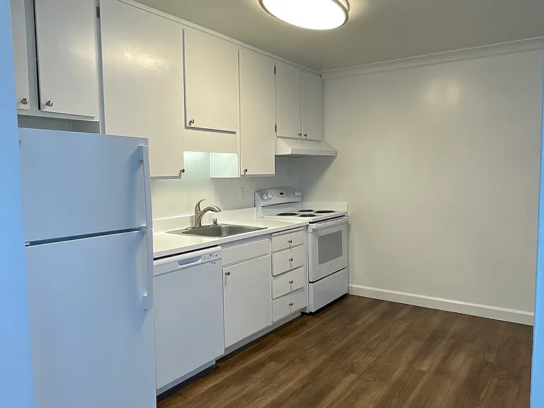 390 S Sunnyvale Ave #6 — Photo 1