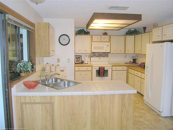4th image of 120 Tomoka Blvd N